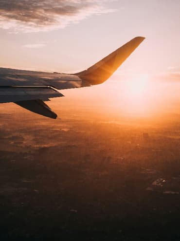 WHEN YOU ARE TRAVELING,WHAT ACCESSORIES DO YOU NEED ?